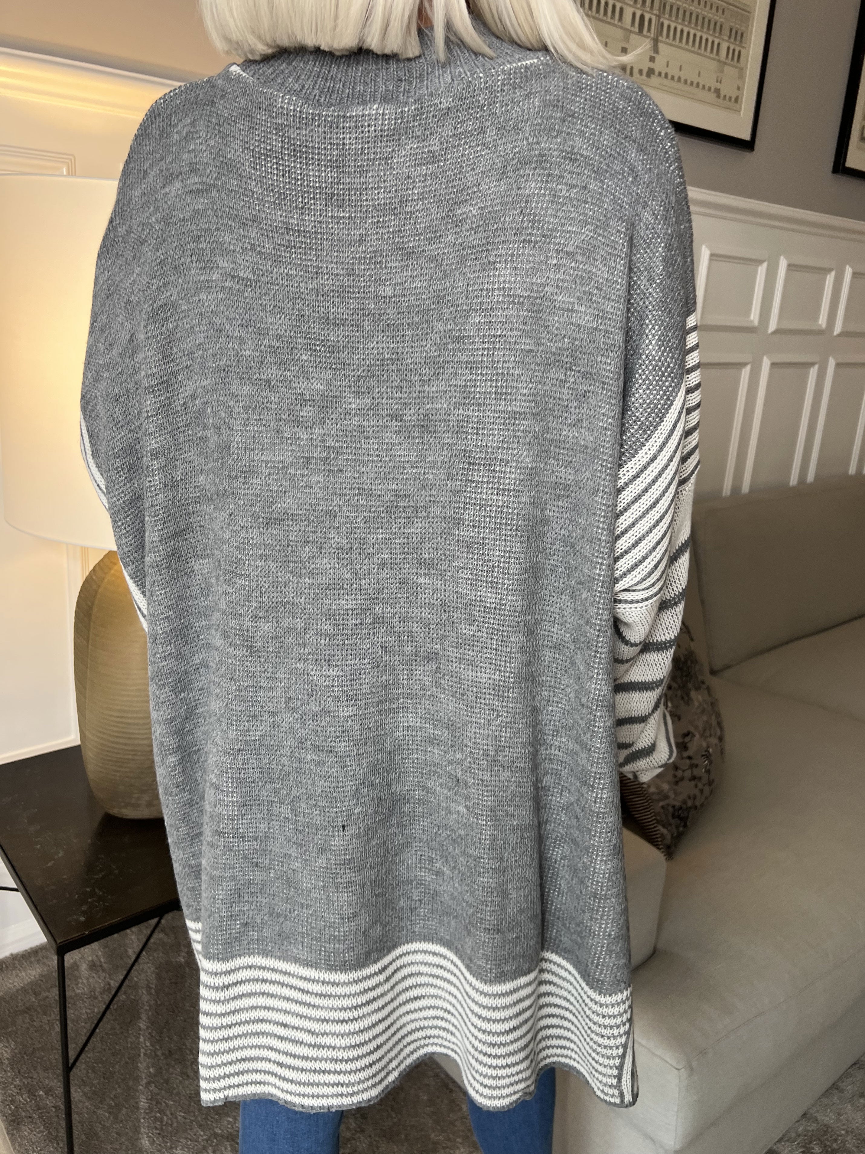 Akulina - Tofarvet stribet strik med turtleneck